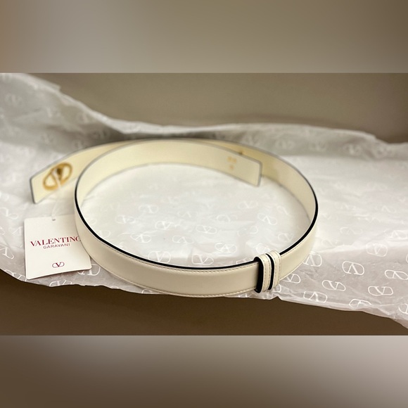 Valentino Garavani
The Bold Edition VLogo belt - Picture 9 of 12